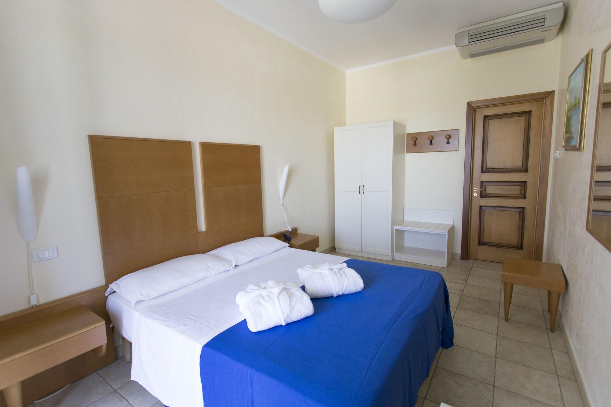 Hotel Resort Portoselvaggio Sant Isidoro  Εξωτερικό φωτογραφία